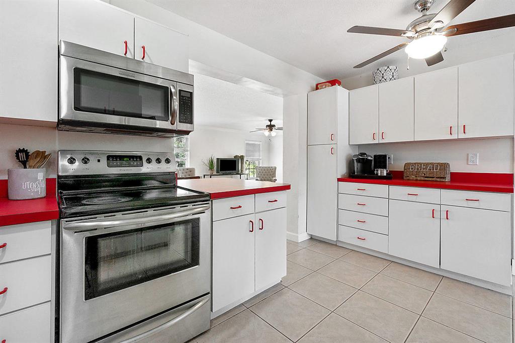 LOXAHATCHEE GROVES - Residential