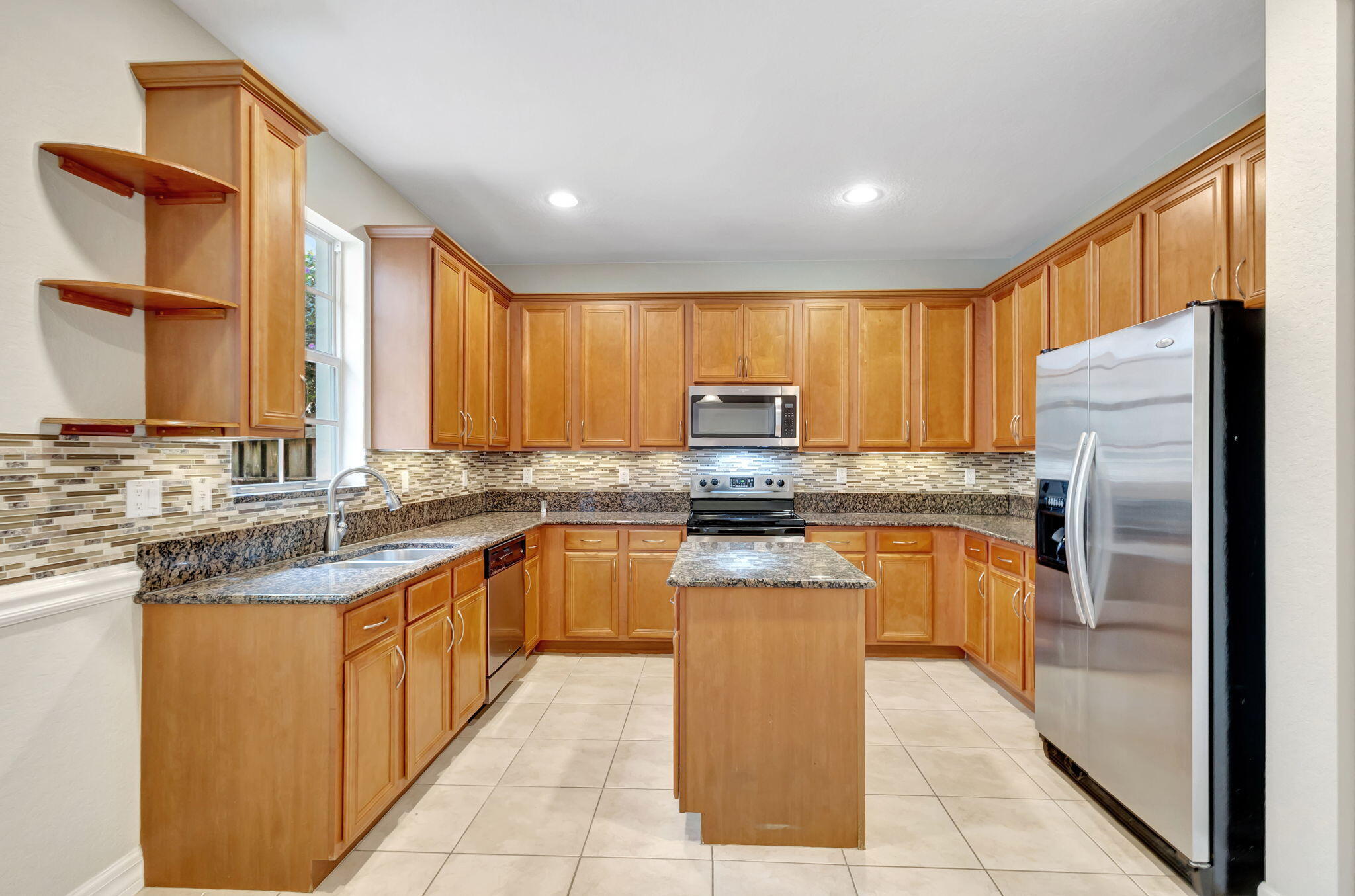 CANTERBURY PLACE - Residential
