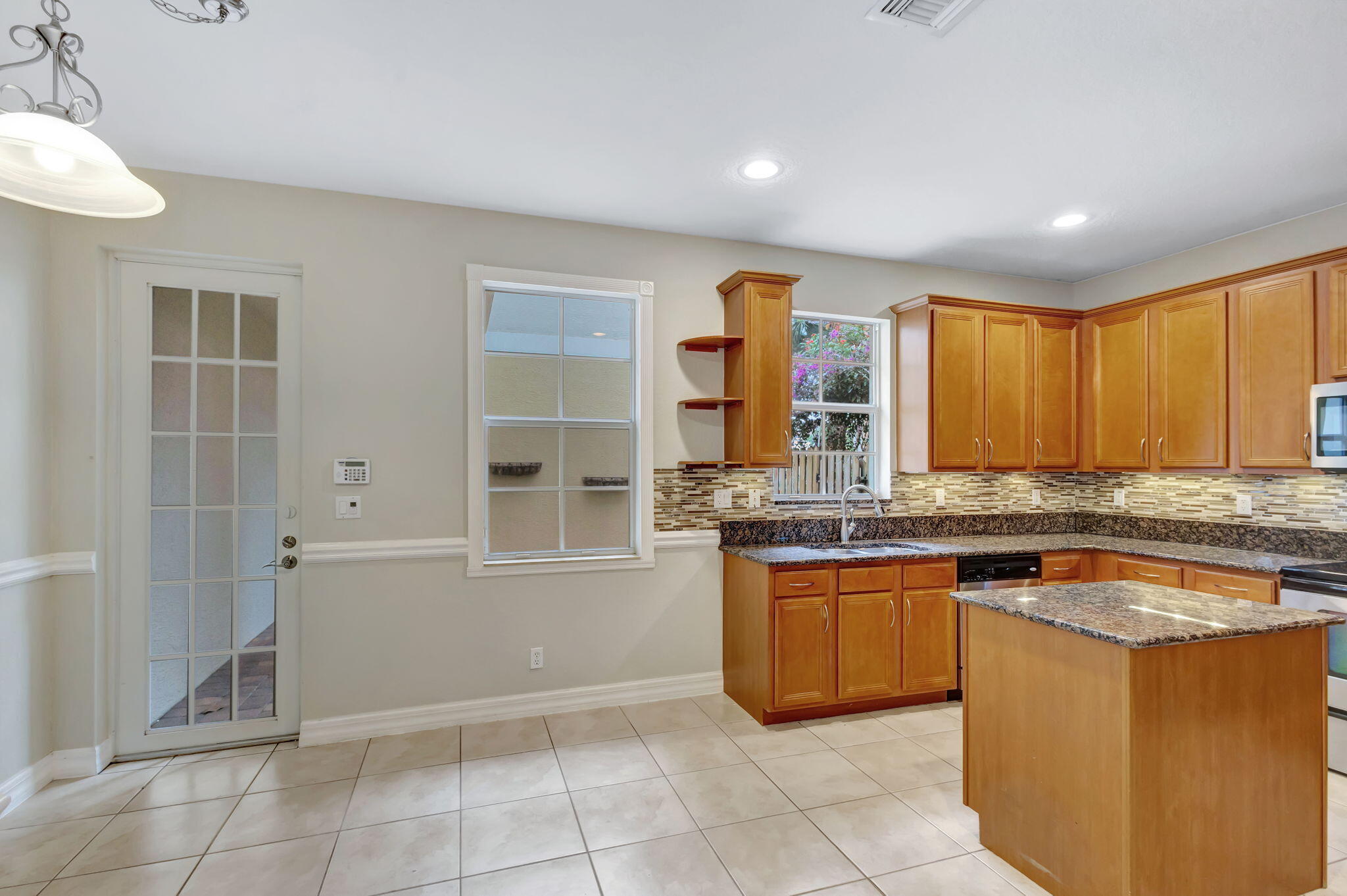 CANTERBURY PLACE - Residential