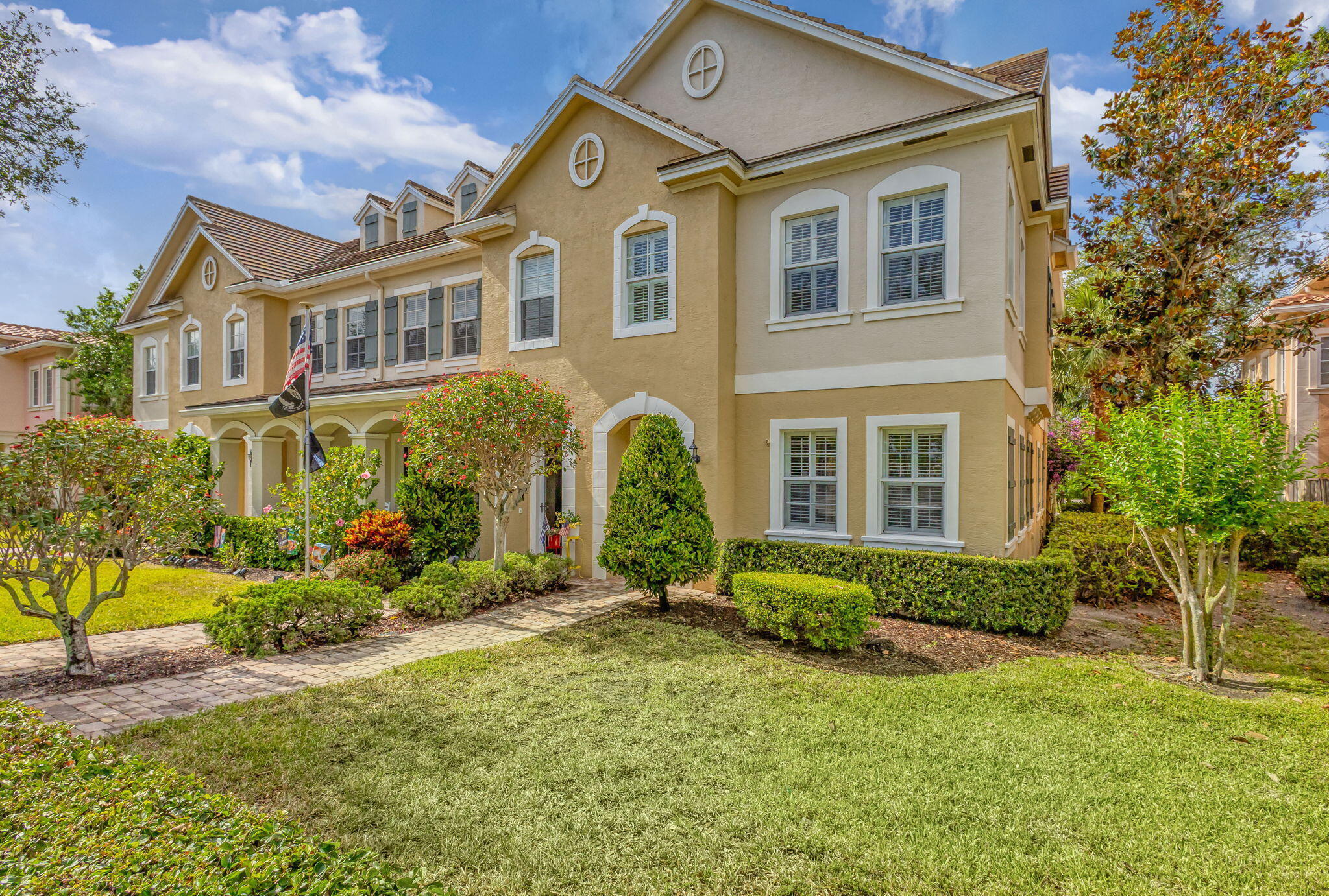CANTERBURY PLACE - Residential