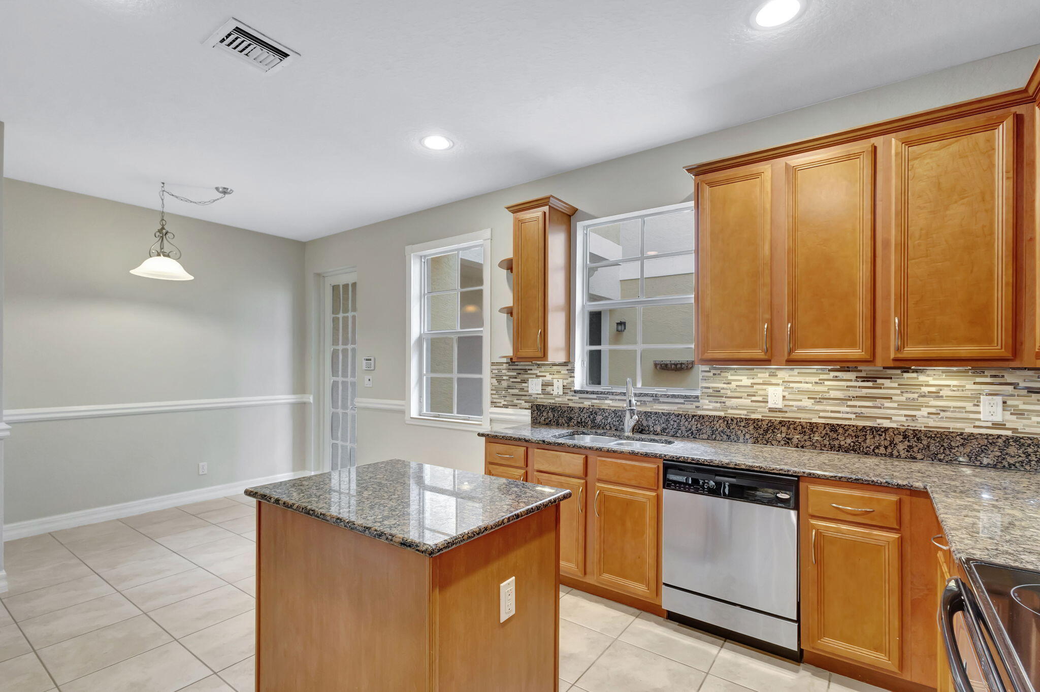 CANTERBURY PLACE - Residential