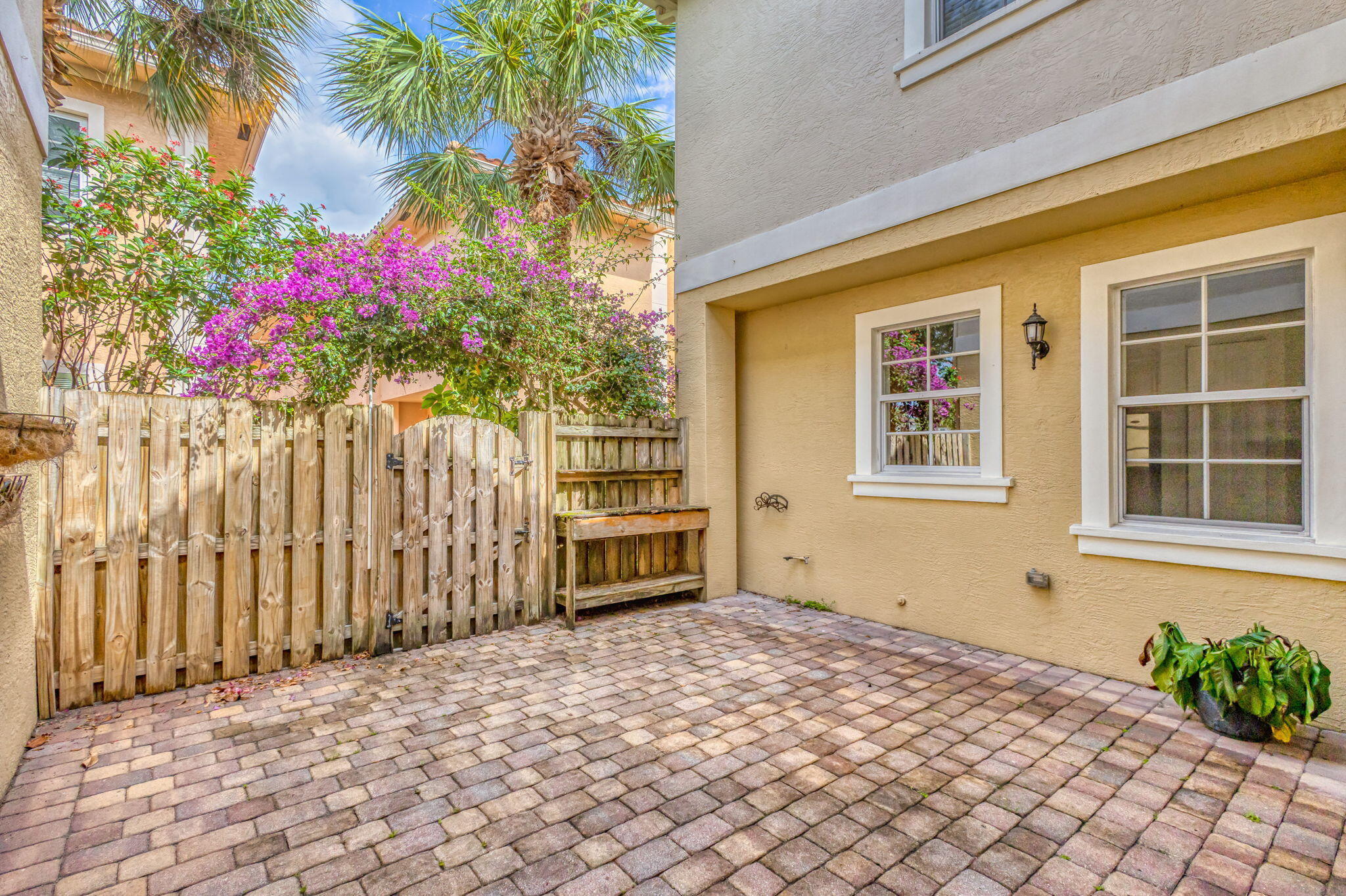 CANTERBURY PLACE - Residential