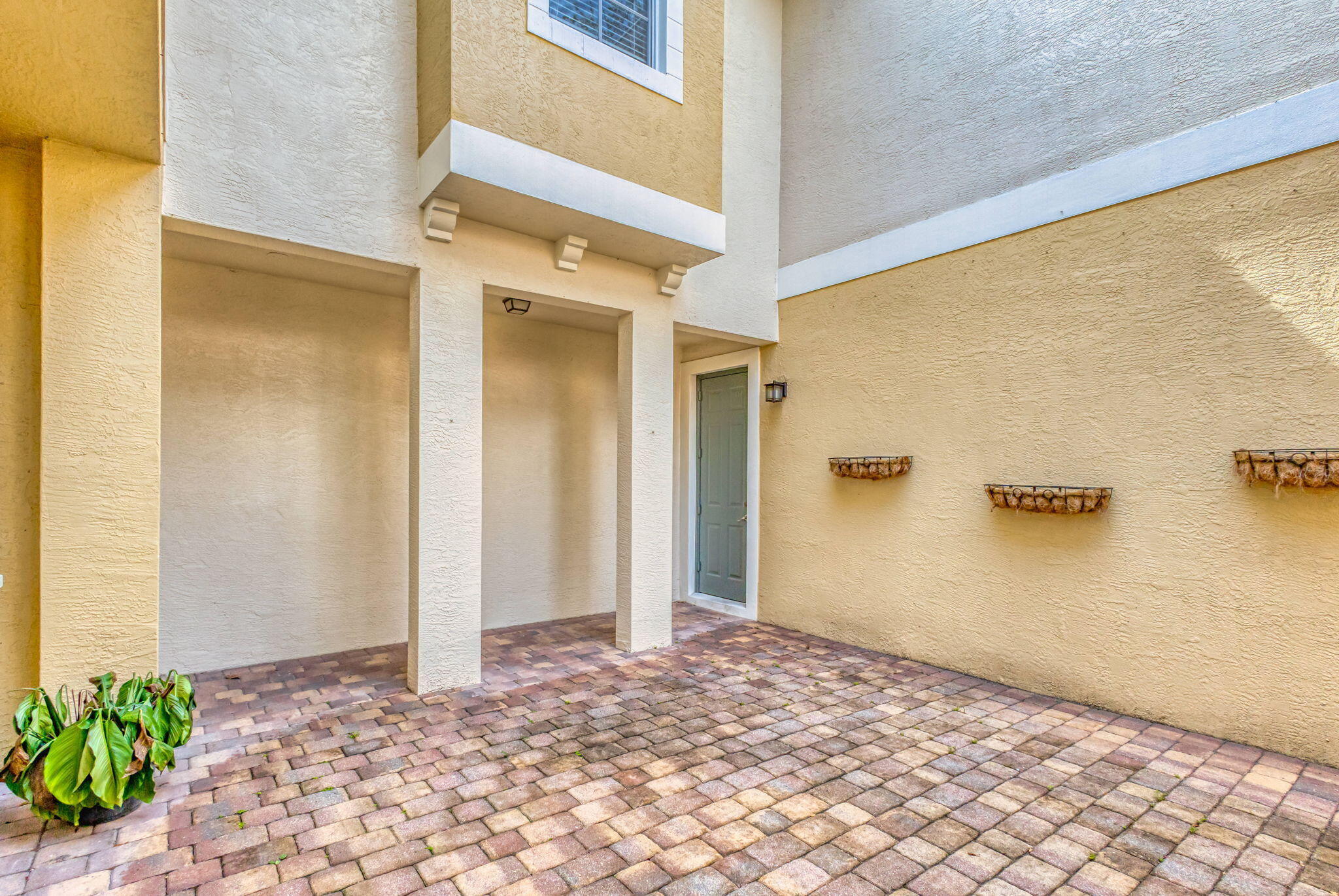 CANTERBURY PLACE - Residential