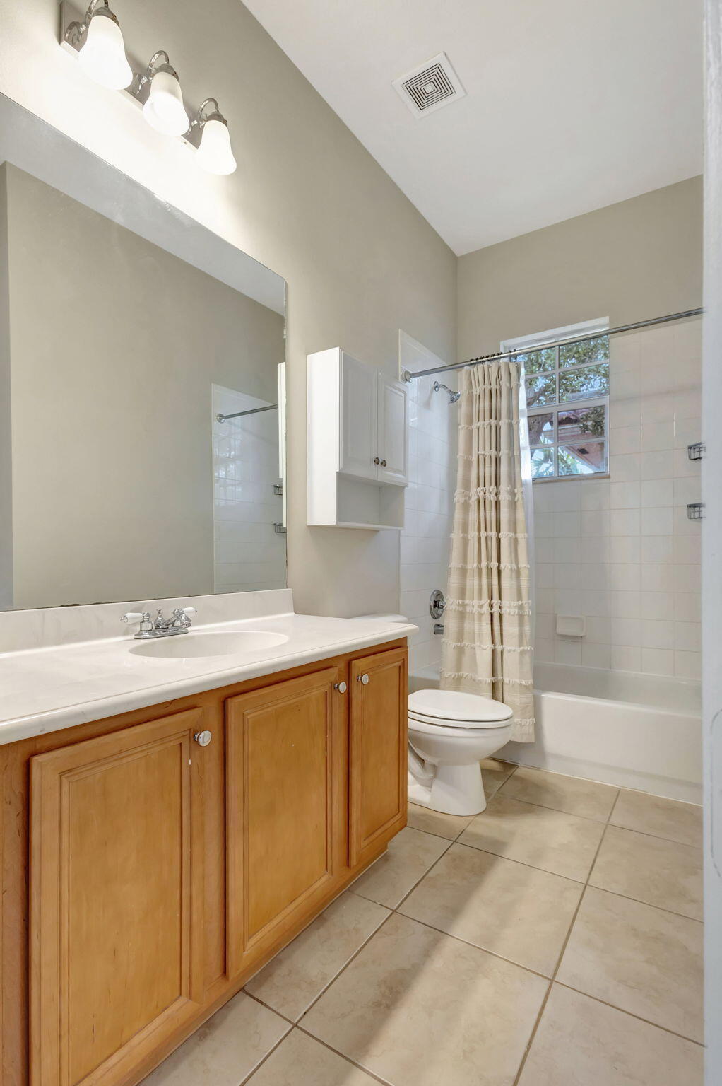 CANTERBURY PLACE - Residential