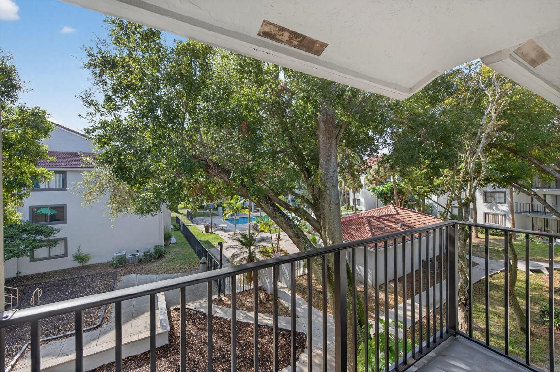 VISCONTI CONDO - Residential