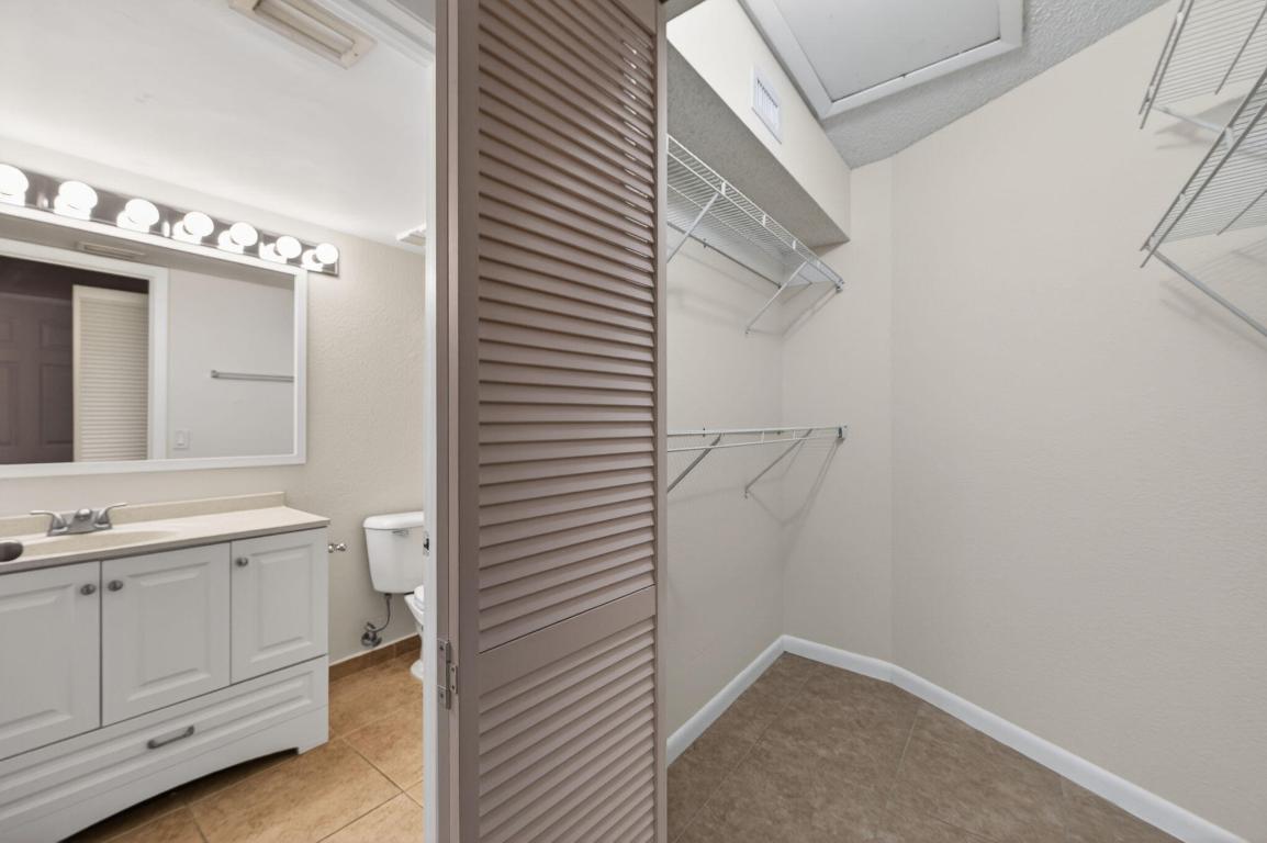 VISCONTI CONDO - Residential