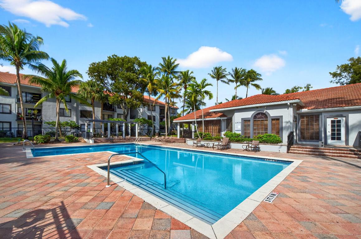 VISCONTI CONDO - Residential