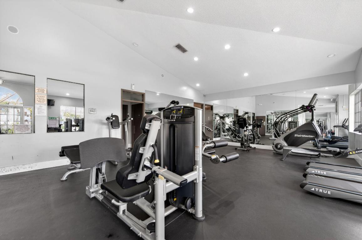 VISCONTI CONDO - Residential