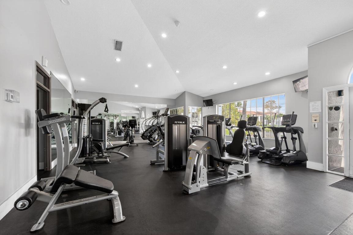 VISCONTI CONDO - Residential