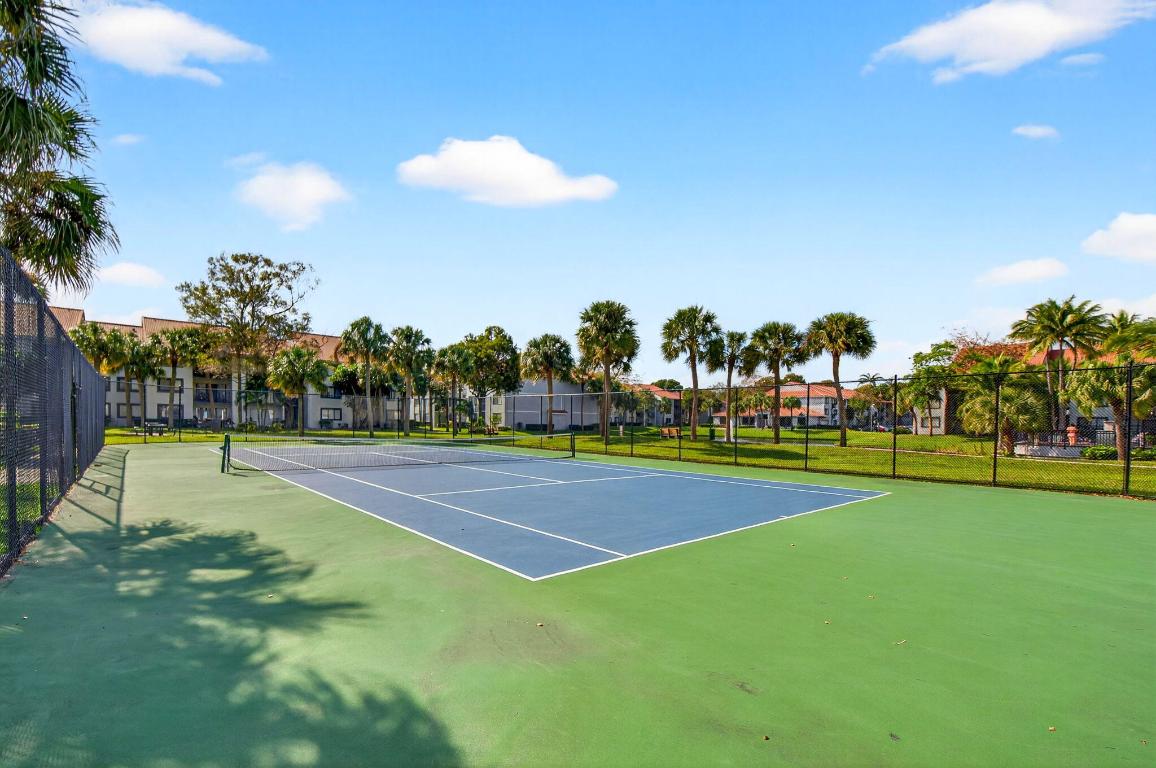 VISCONTI CONDO - Residential