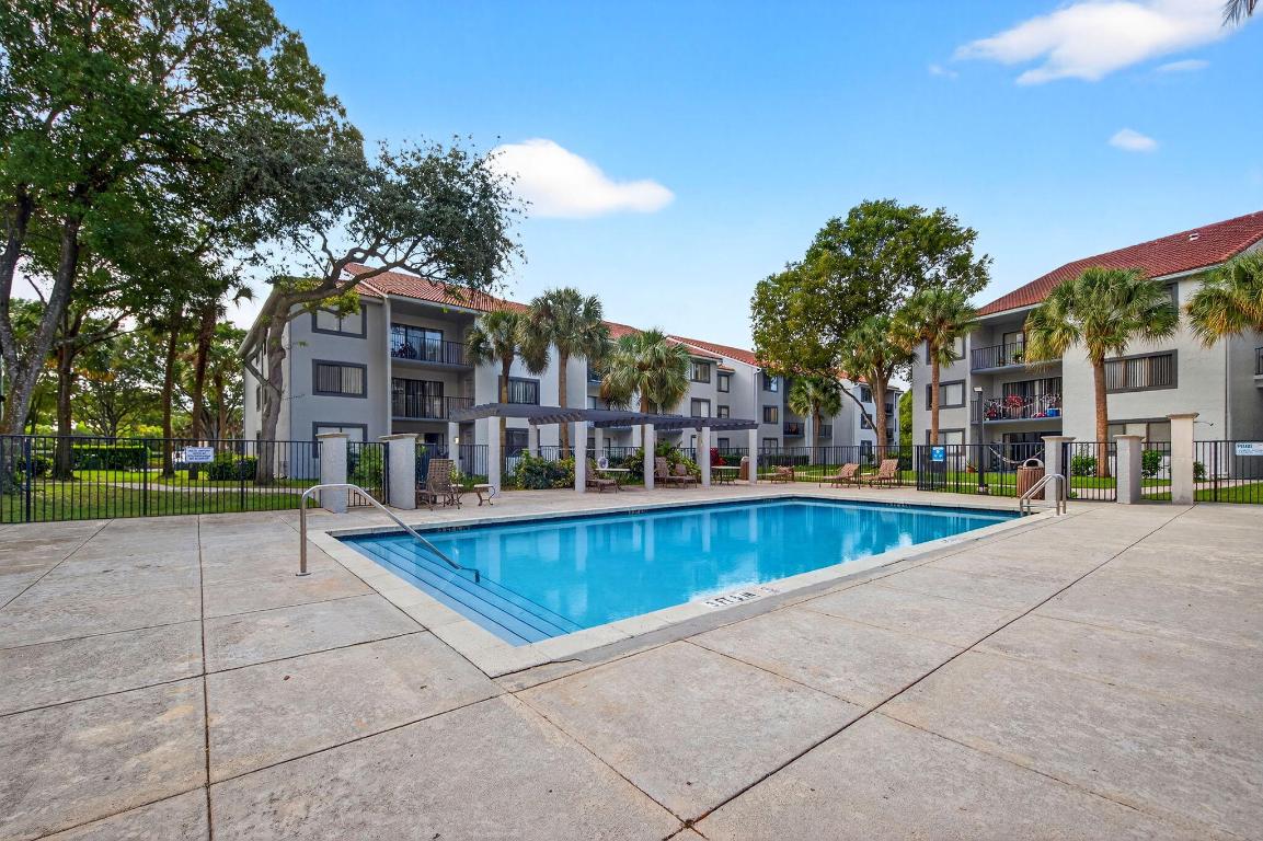 VISCONTI CONDO - Residential