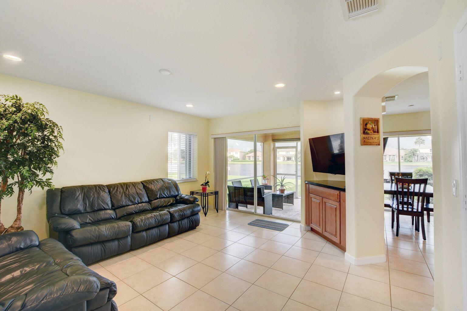 RENAISSANCE SEC 4 1 - Residential Lease