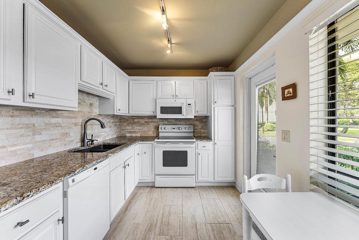 4082-A Quail Ridge Drive Osprey