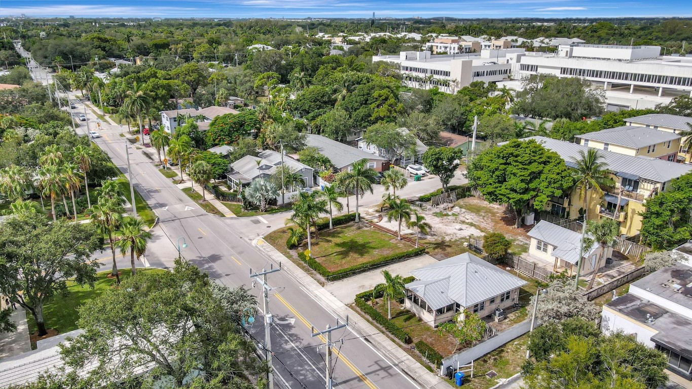 Waverly Place 2-19 D - Residential Income