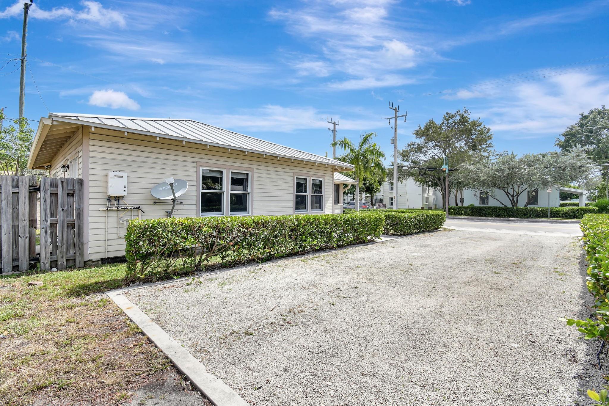 Waverly Place 2-19 D - Residential Income