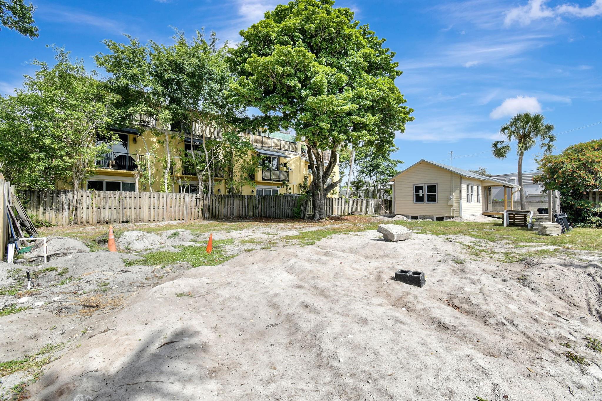 Waverly Place 2-19 D - Residential Income