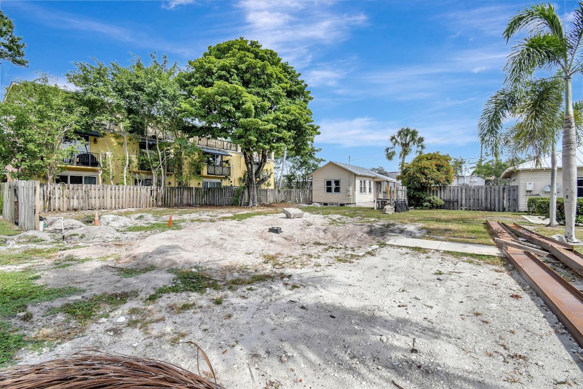 Waverly Place 2-19 D - Residential Income