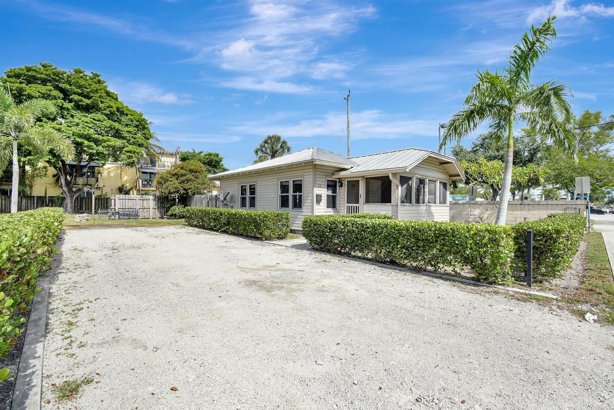 Waverly Place 2-19 D - Residential Income