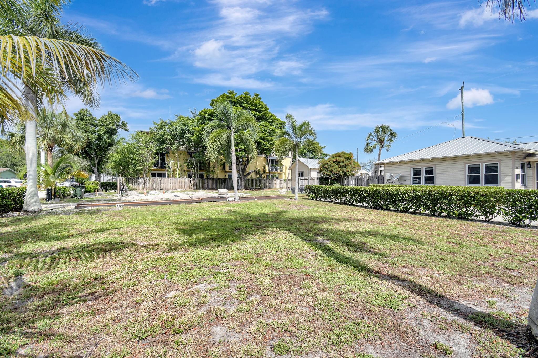 Waverly Place 2-19 D - Residential Income