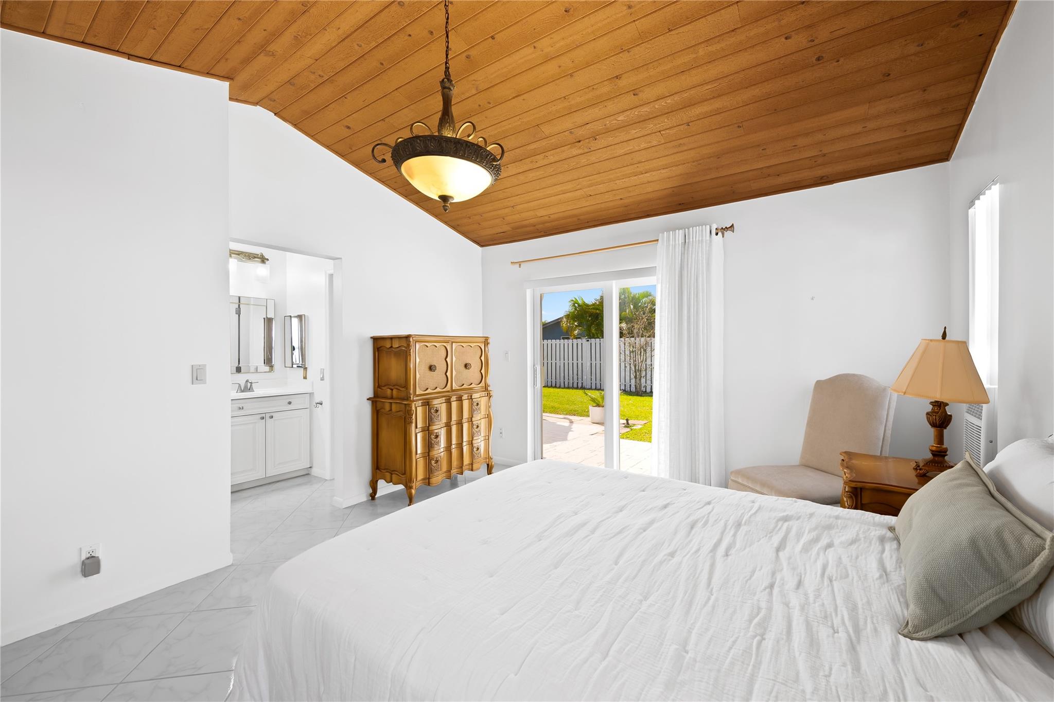 Crystal Heights 80-48 B - Residential