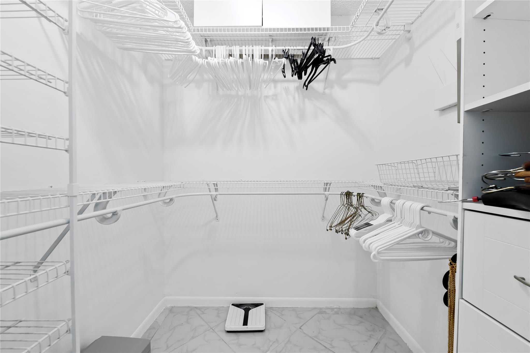 Crystal Heights 80-48 B - Residential