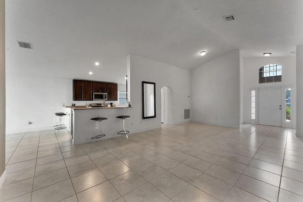 9728 STARBOARD DR, FORT PIERCE, FL 34945 - Image cf1d6ad3e661f4c262a437ccb48bf4c9/3574656775