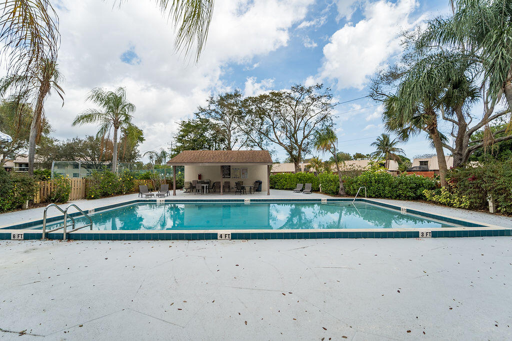 GLENBROOK CONDO - Residential