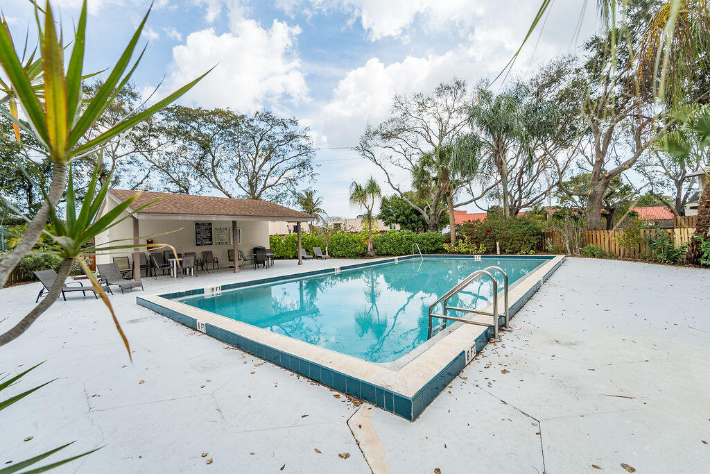 GLENBROOK CONDO - Residential