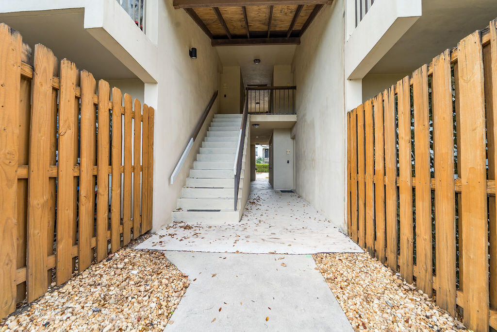 3402 E Gardens East Drive 7b