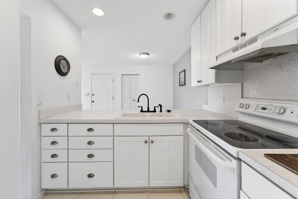 GLENBROOK CONDO - Residential