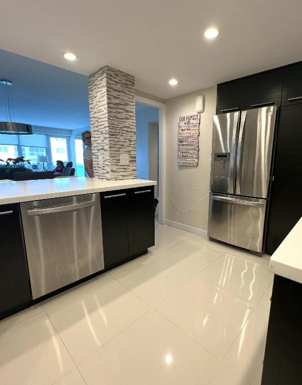 3430 Galt Ocean Drive 310