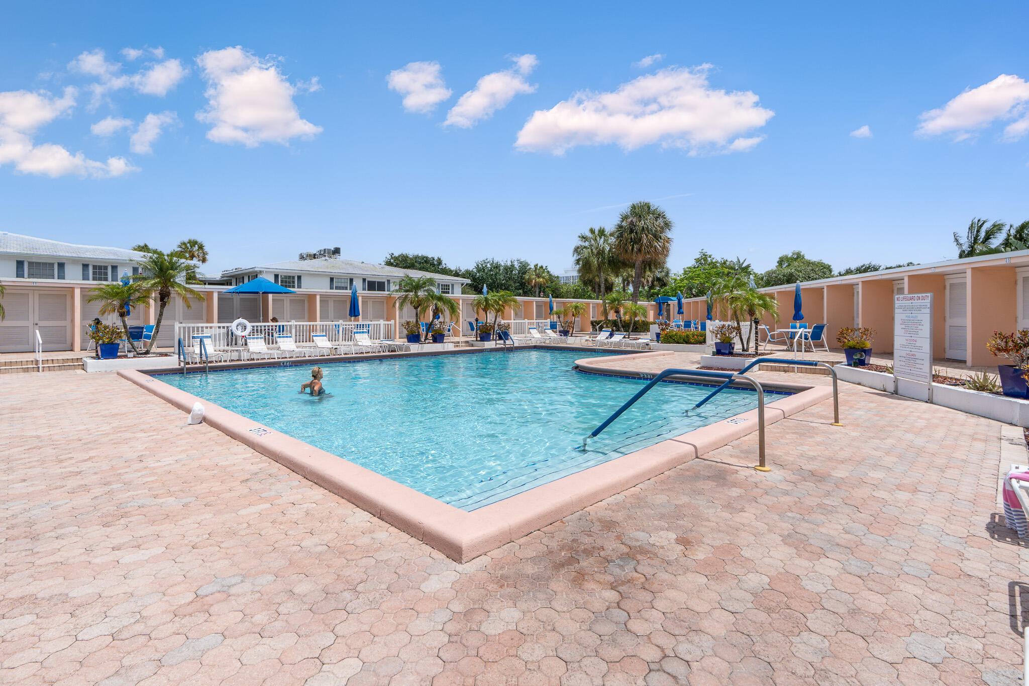 IMPERIAL POINT COLONNADES CONDO - Residential