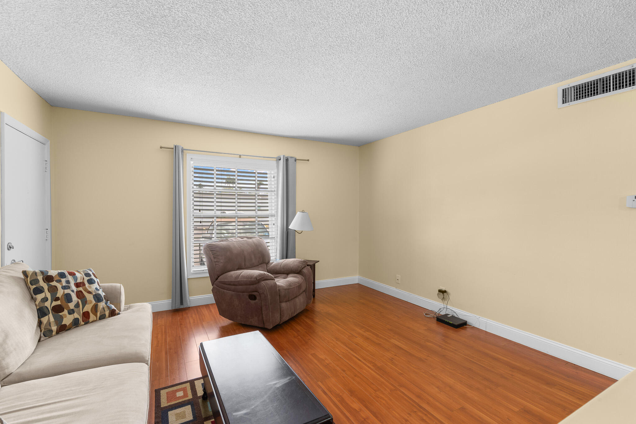 View photos, virtual tours, details... 2171 NE 66th Street 812