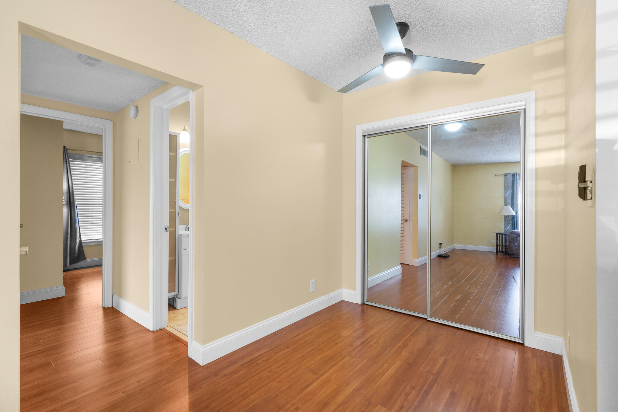 IMPERIAL POINT COLONNADES CONDO - Residential