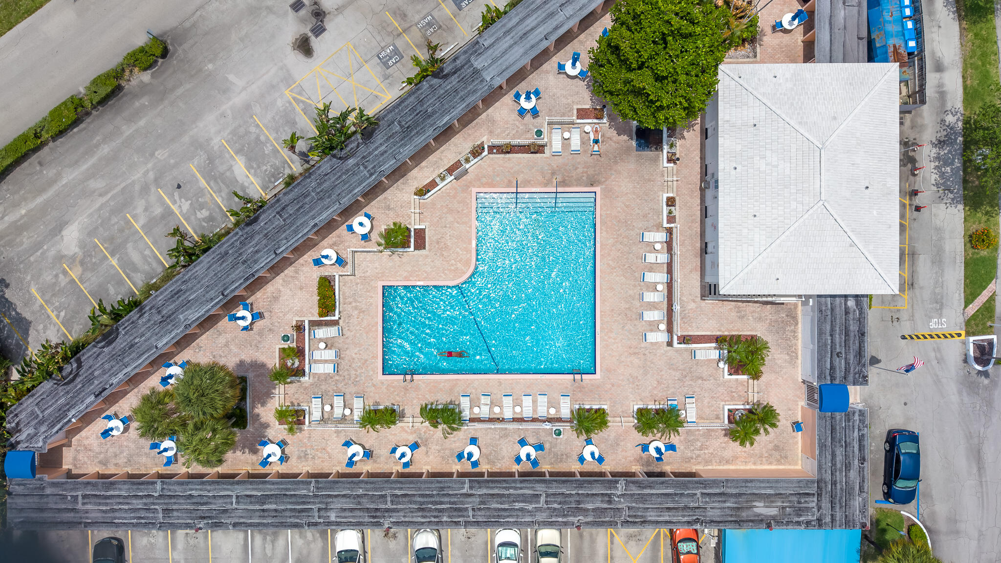 IMPERIAL POINT COLONNADES CONDO - Residential