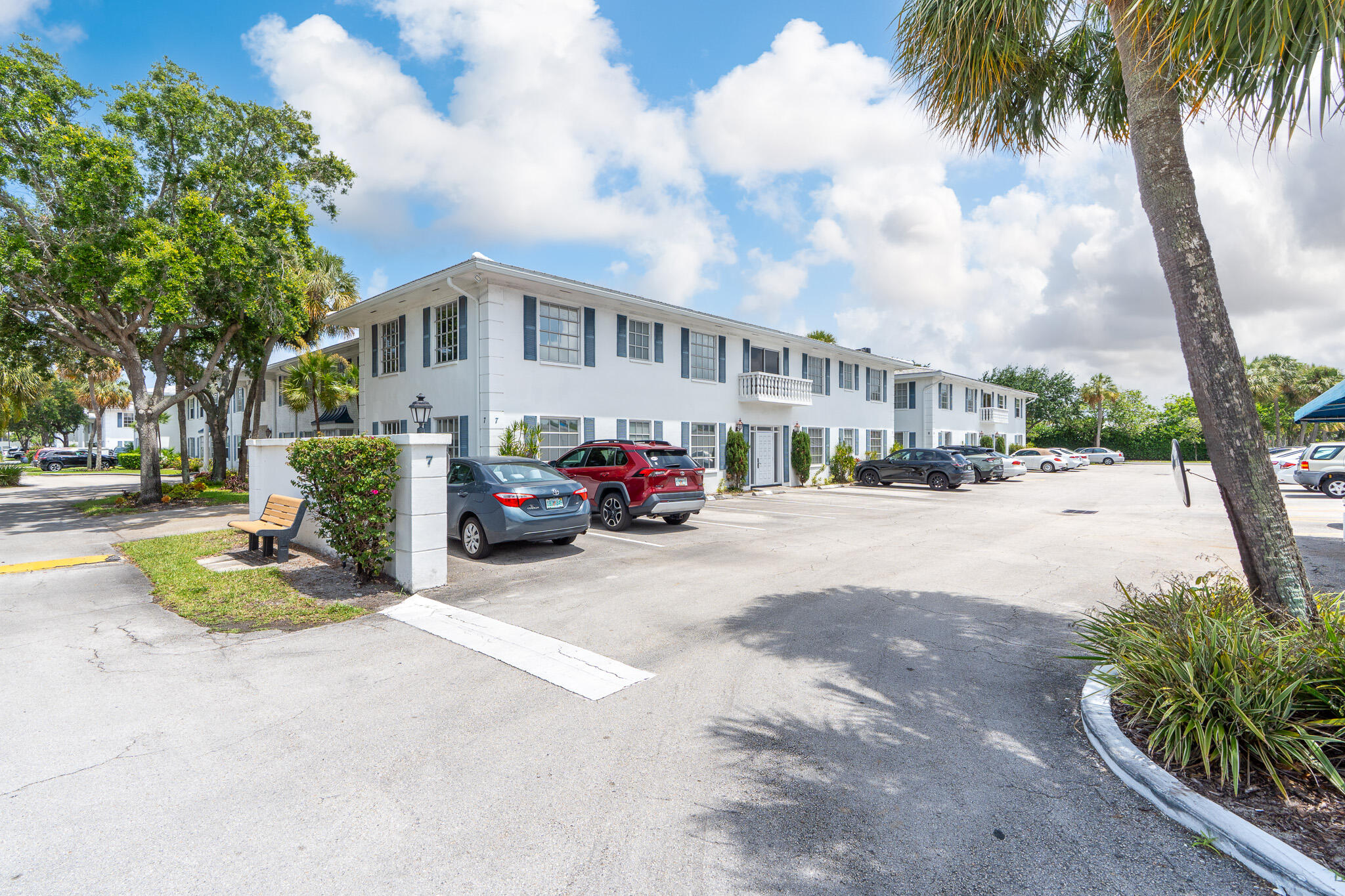 IMPERIAL POINT COLONNADES CONDO - Residential