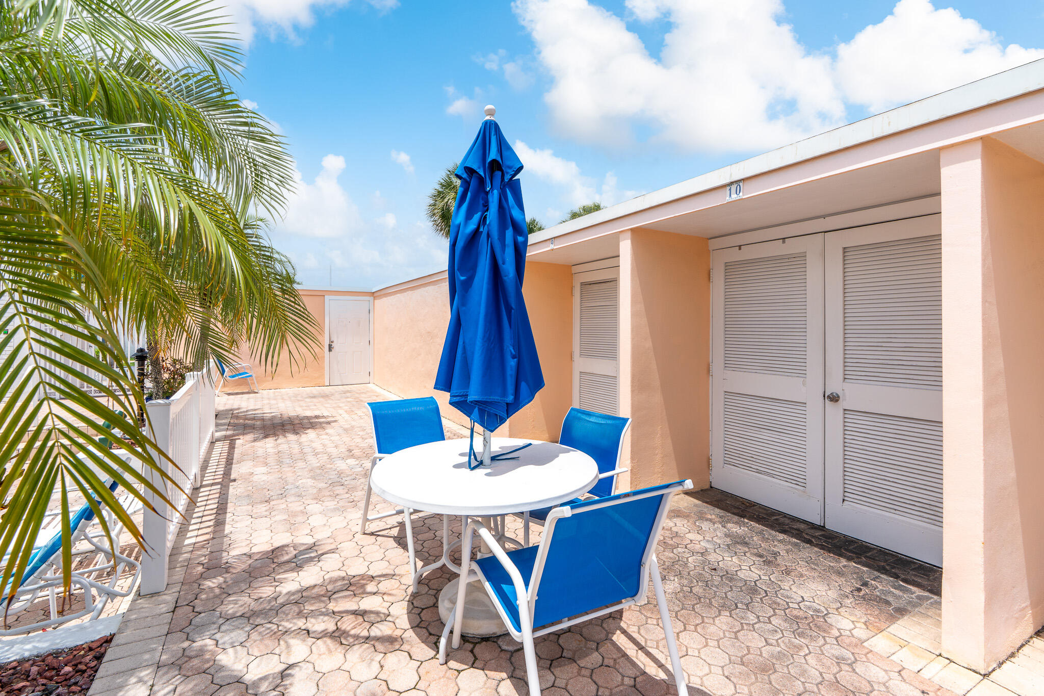 IMPERIAL POINT COLONNADES CONDO - Residential