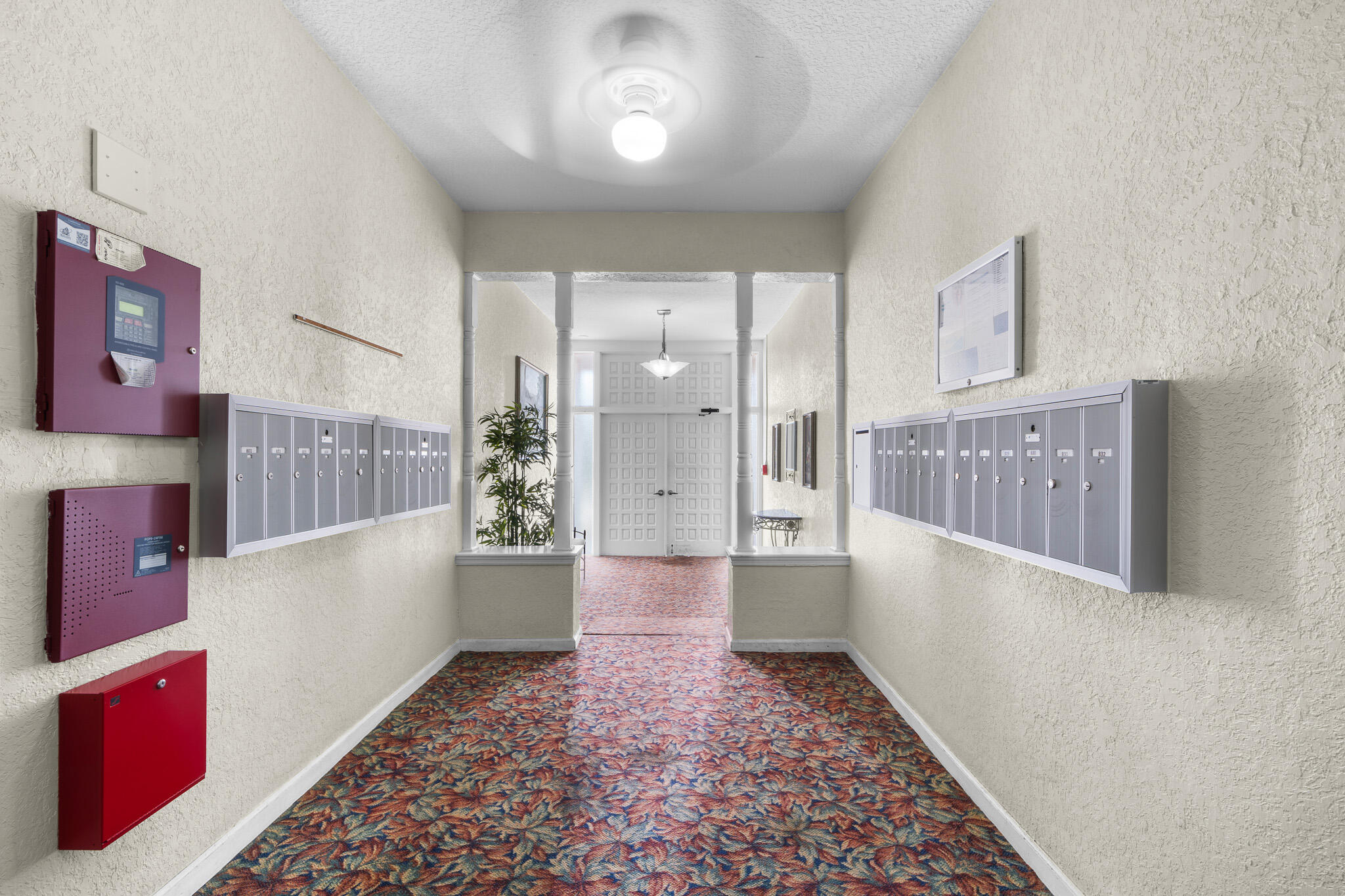 IMPERIAL POINT COLONNADES CONDO - Residential
