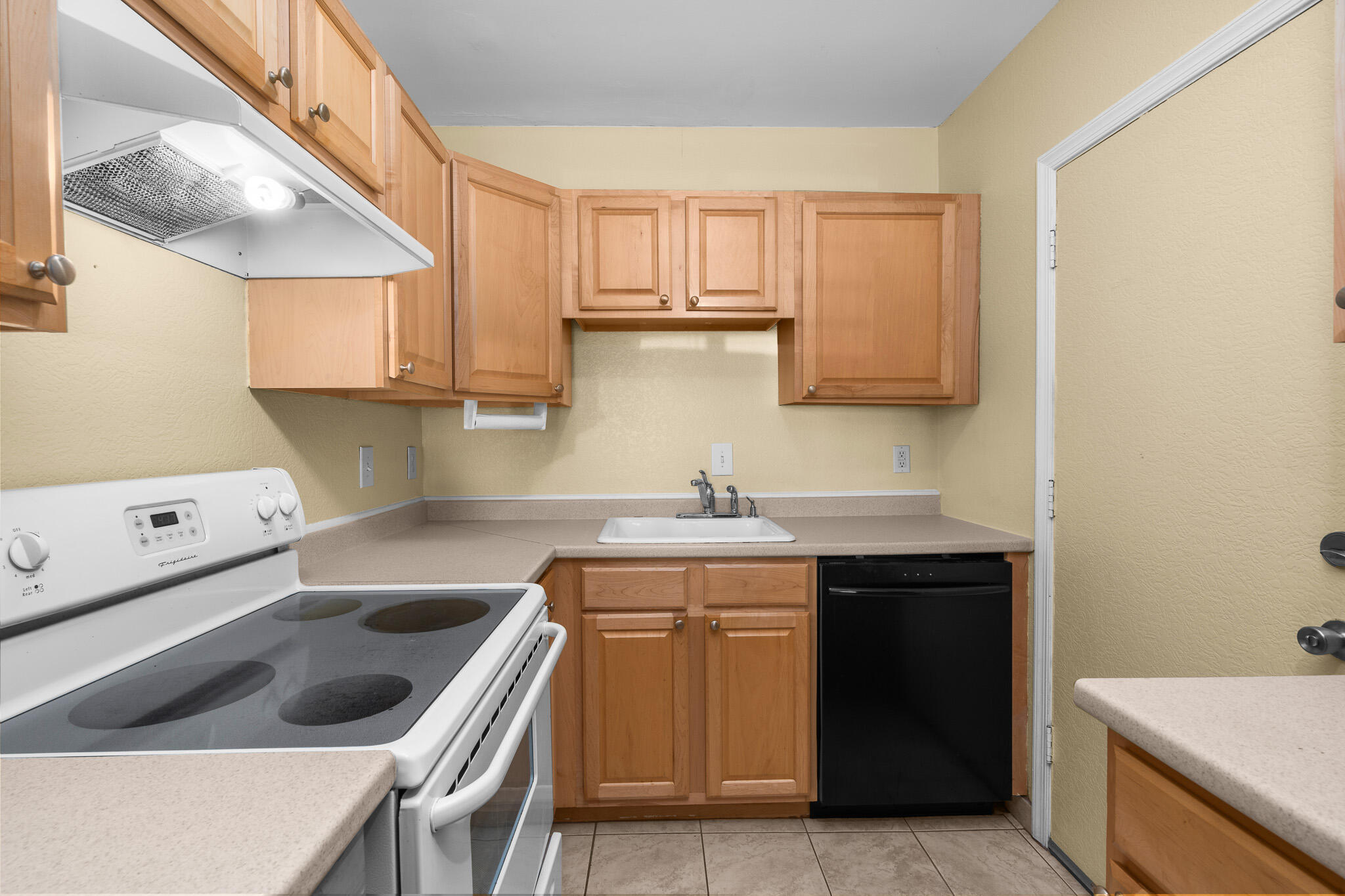 IMPERIAL POINT COLONNADES CONDO - Residential