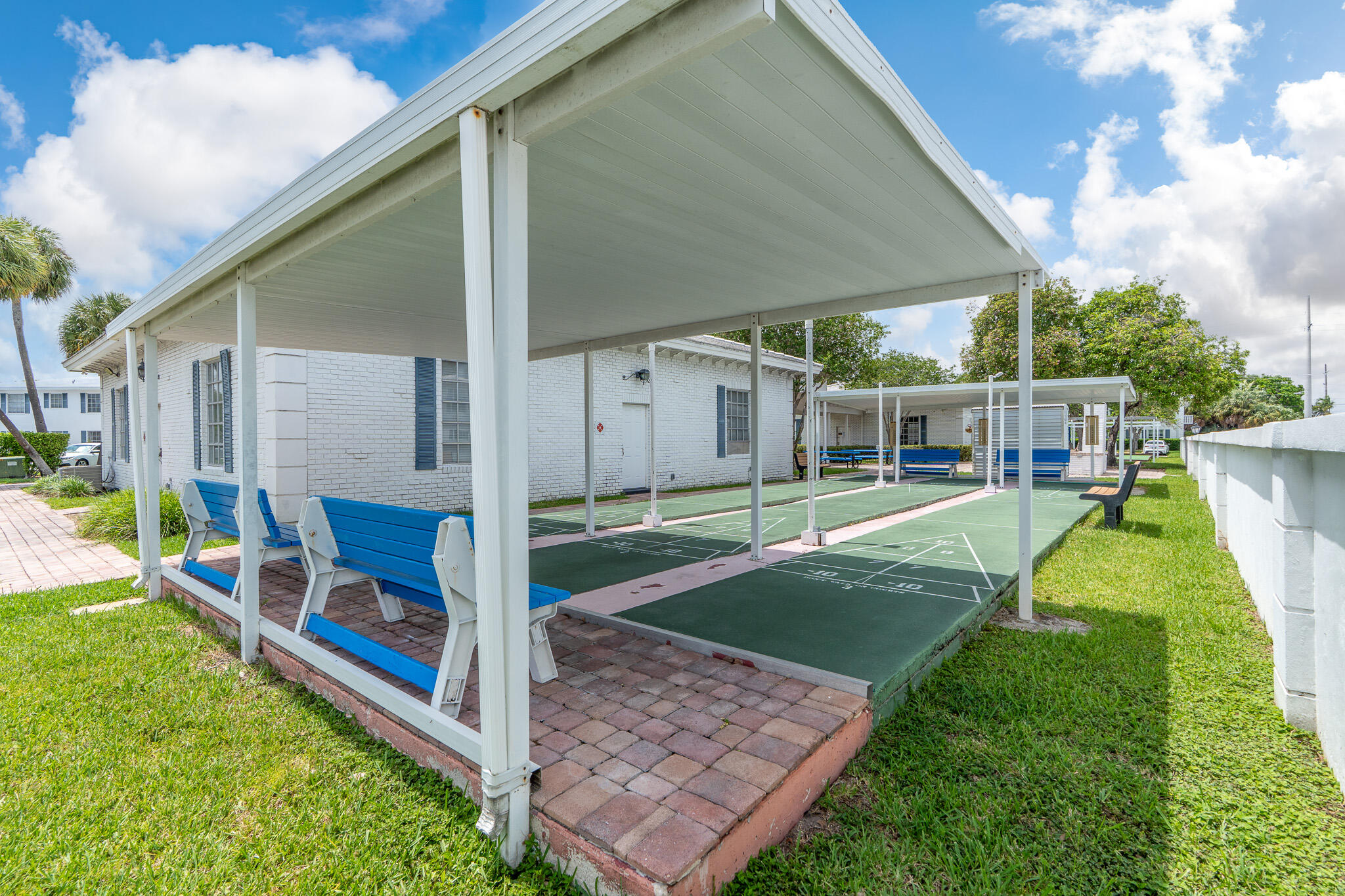 IMPERIAL POINT COLONNADES CONDO - Residential