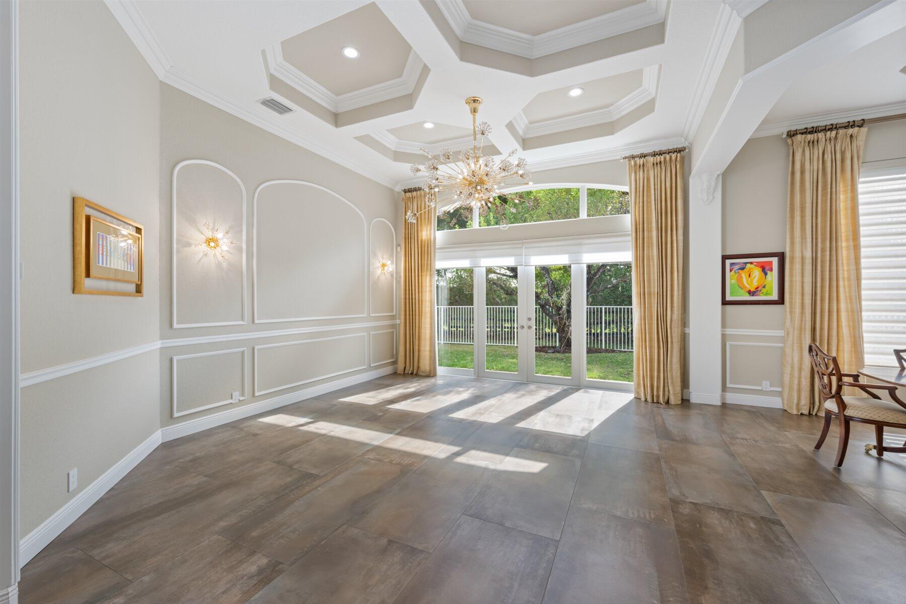 EQUESTRIAN CLUB - Residential