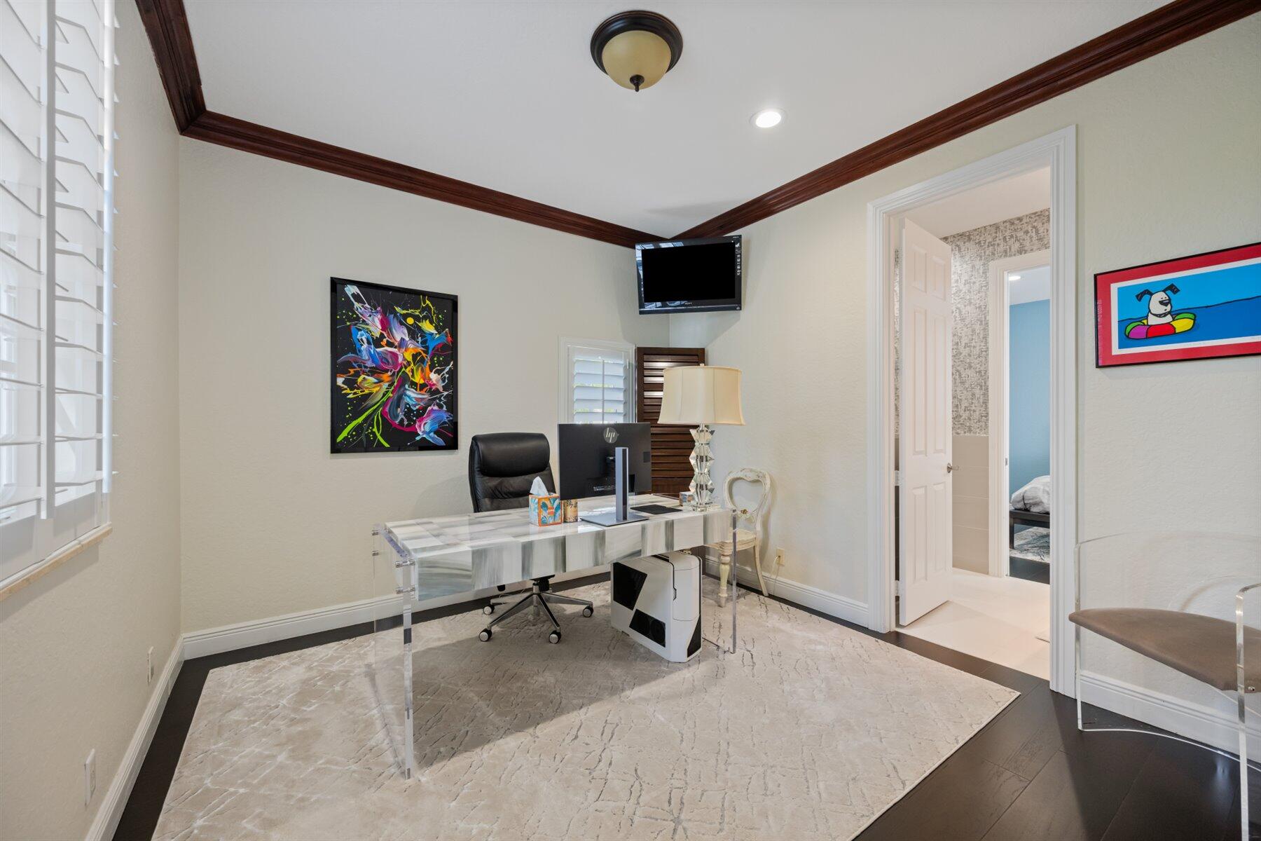 EQUESTRIAN CLUB - Residential