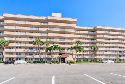 Tiny photo for 250 Jacaranda Drive #308, Plantation, FL 33324 (MLS # B26029997)