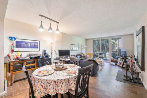 Tiny photo for 250 Jacaranda Drive #308, Plantation, FL 33324 (MLS # B26029997)