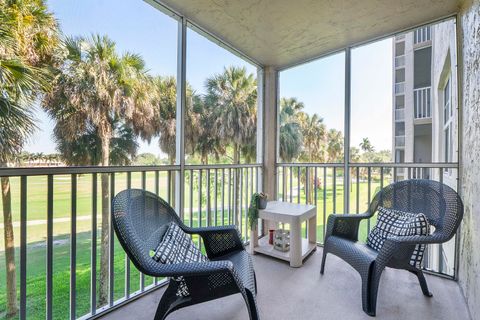 Tiny photo for 250 Jacaranda Drive #308, Plantation, FL 33324 (MLS # B26029997)