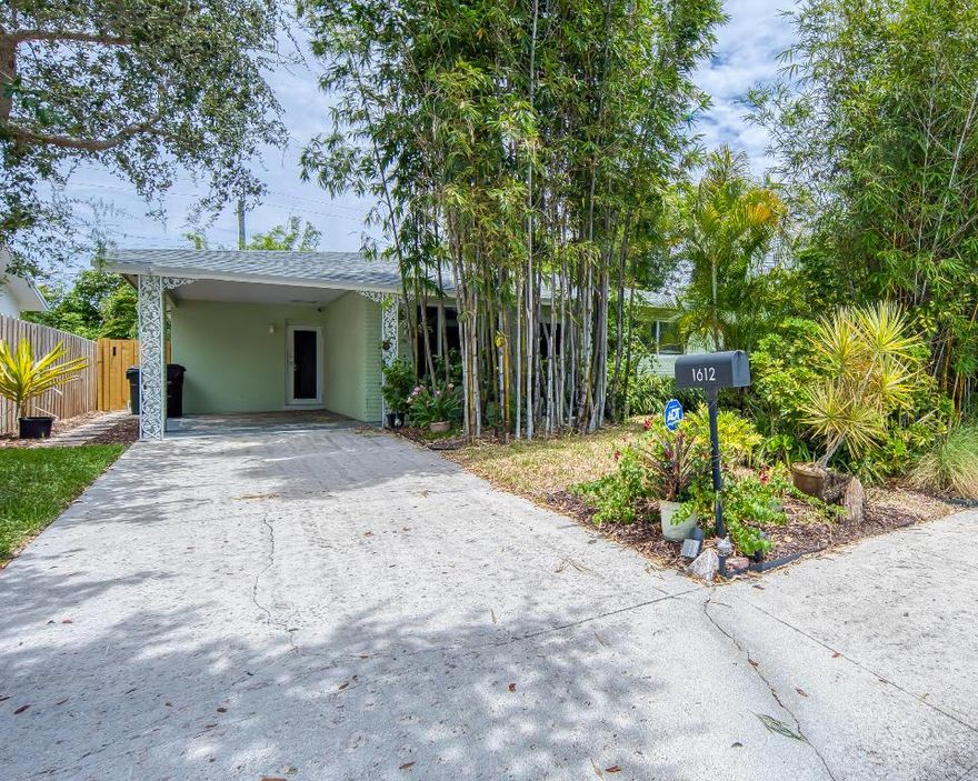 EXCELLENT HOME IN A GREAT NEIGHBORHOOD JUST STEPS TO THE INTRACOASTAL. BEAUTIFUL PATIO FURNATURE INCLUDED WITH GRILL. THIS IS A WONDERFUL FAMILY FRENDLY COMMUNITY CALLED EDEN PLACE, COME MEET YOUR NEIGHBORS! THIS HOME FEATURES A LUSH TROPICAL GARDEN ATMOSPHERE WITH A FENCED IN YARD!