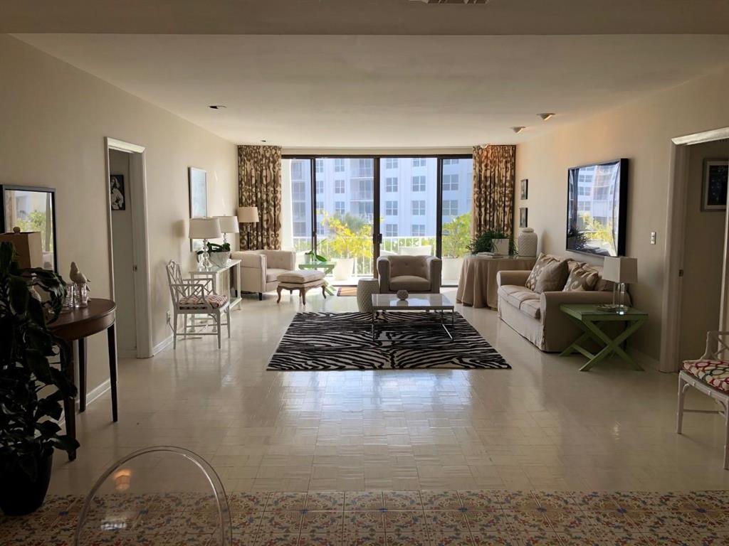 REEF CONDO - Residential Lease