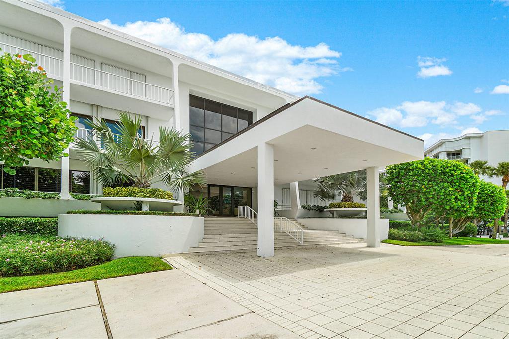 REEF CONDO - Residential Lease