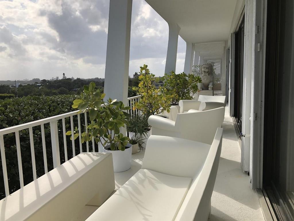 REEF CONDO - Residential Lease