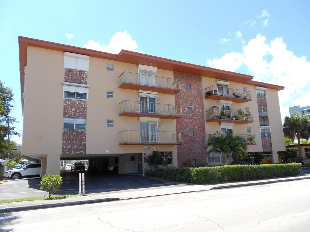 Photo of 2010 FILLMORE Street #303, Hollywood, FL 33020 (MLS # B26083944)